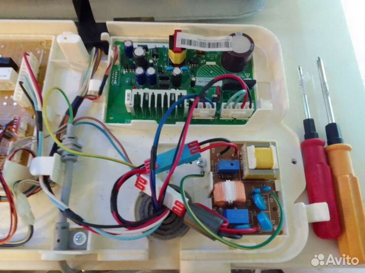Ремонт холодильников Ремонт стиральных машин