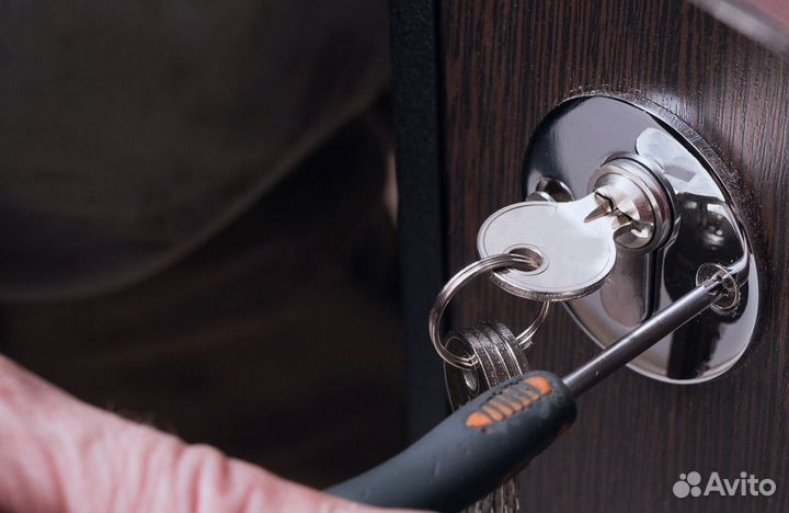 Замена замка,личинок,установка замков двери