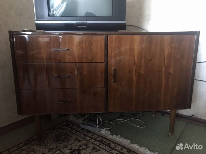 Тумба под телевизор из массива бу