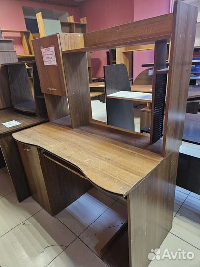 Стол компьютерный