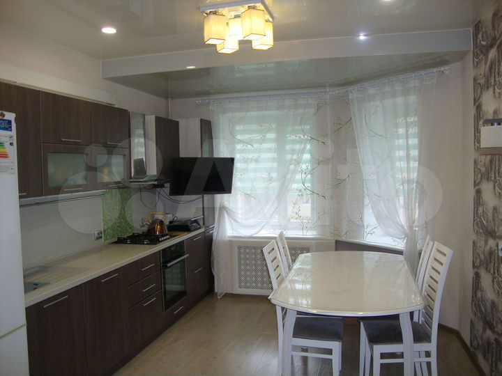 3-к. квартира, 82 м², 2/9 эт.