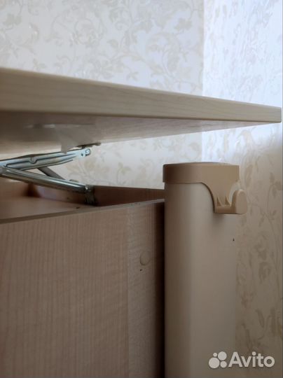 Детский письменный стол и стул