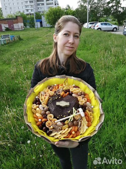 Букет сюрприз из сухофруктов и шоколада