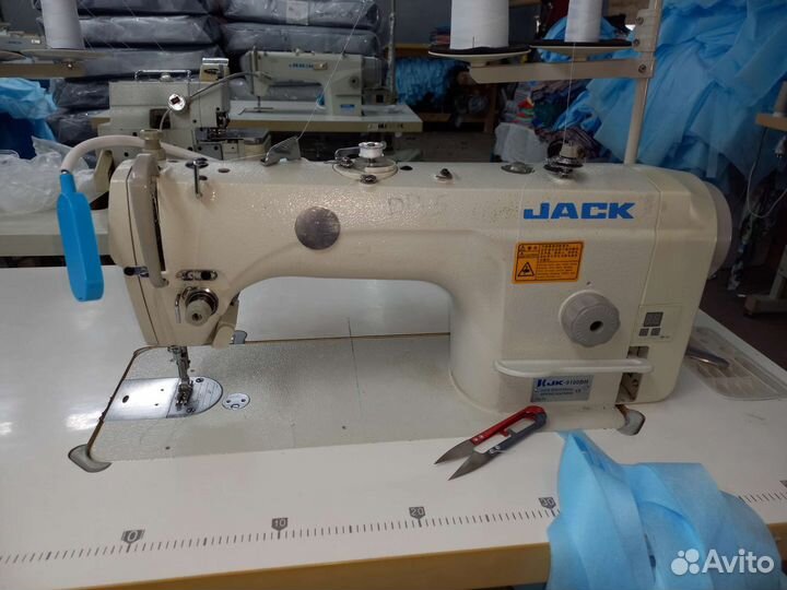 Прямострочная промышленная швейная машинка