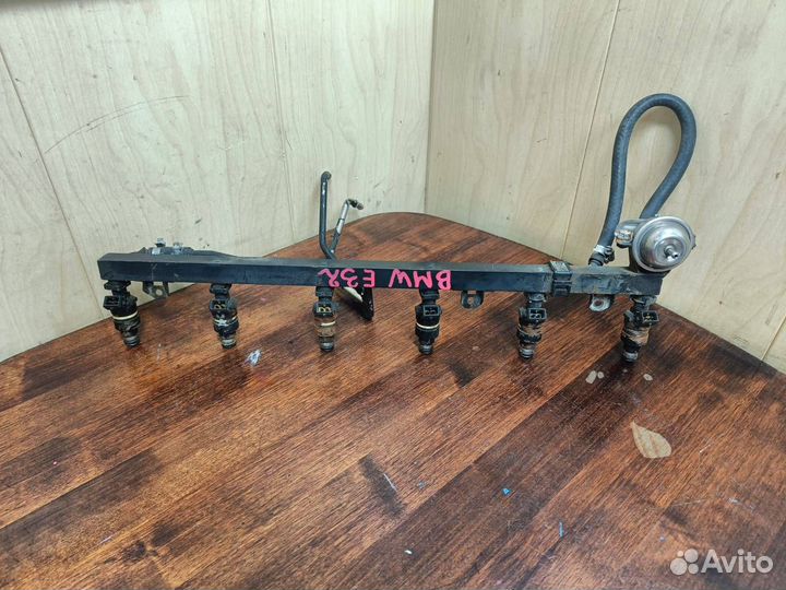 Ворсунка рампа BMW 7er E32 3.0л