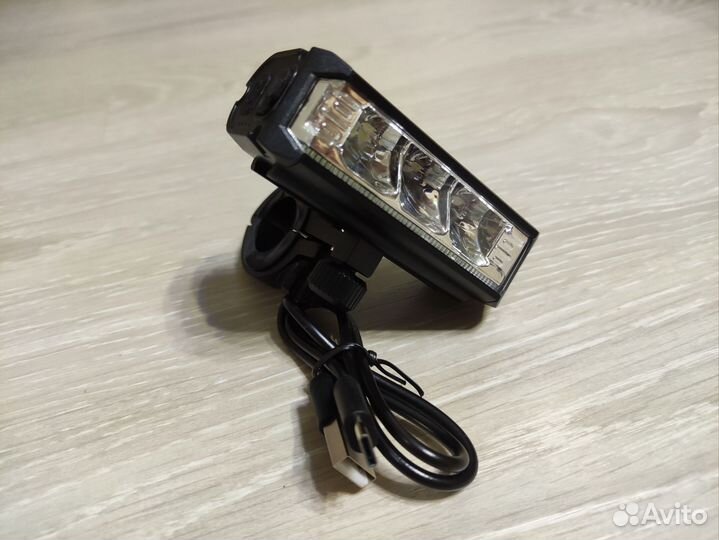 Велосипедная фара 900лм