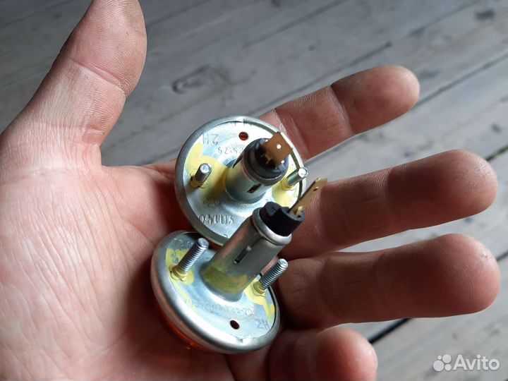 Эмблема ваз 2103