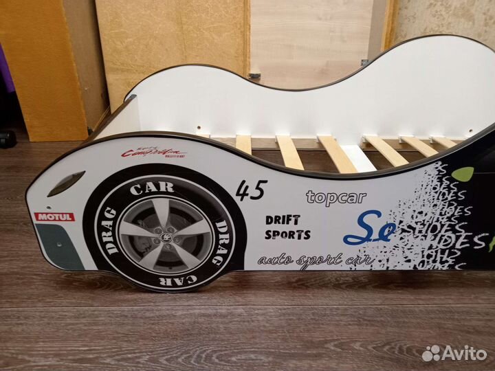 Кровать машина