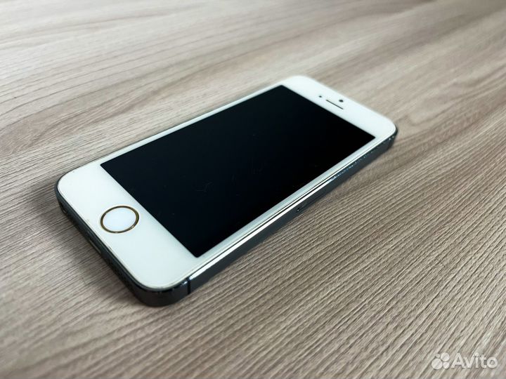 iPhone 5S, 16 ГБ