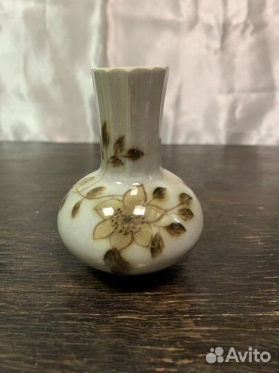 Советская фарфоровая вазочка мини