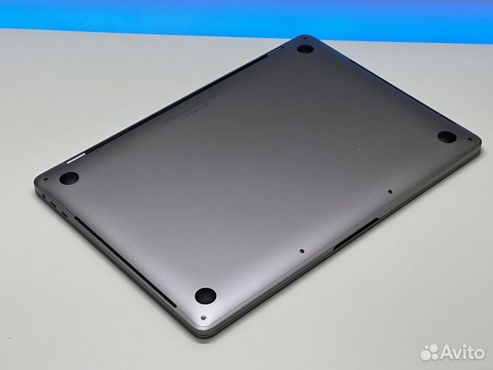 Macbook Pro 13 2018 Touch Bar 16gb ram