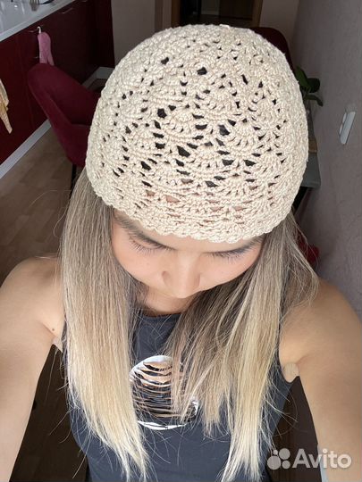 Вязанная летняя шапка ручной работы