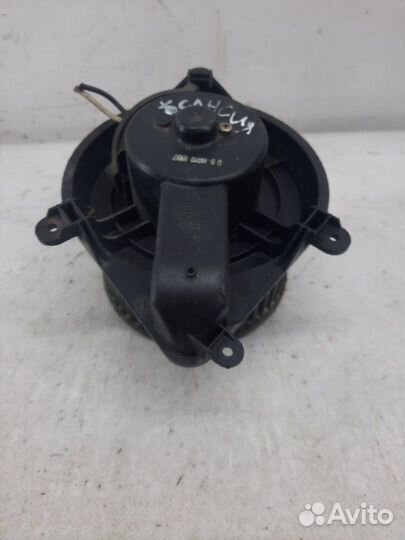 Моторчик печки Citroen Xantia седан 2.0 2001
