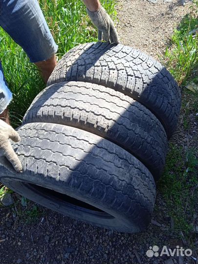 Bridgestone Dueler H/T 245/70 R16