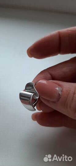 Серебряная серьга