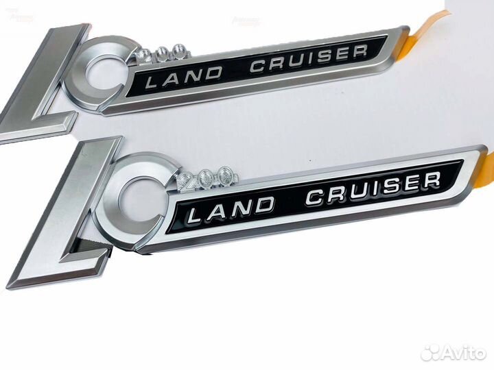 Эмблема Toyota Land Cruiser 200 на кузов Y1139