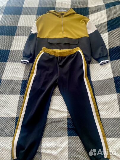 Костюм женский