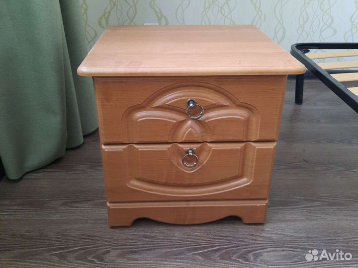 Тумба прикроватная