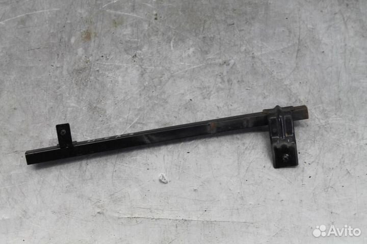 Направляющая стекла двери задняя правая Ssang Yon