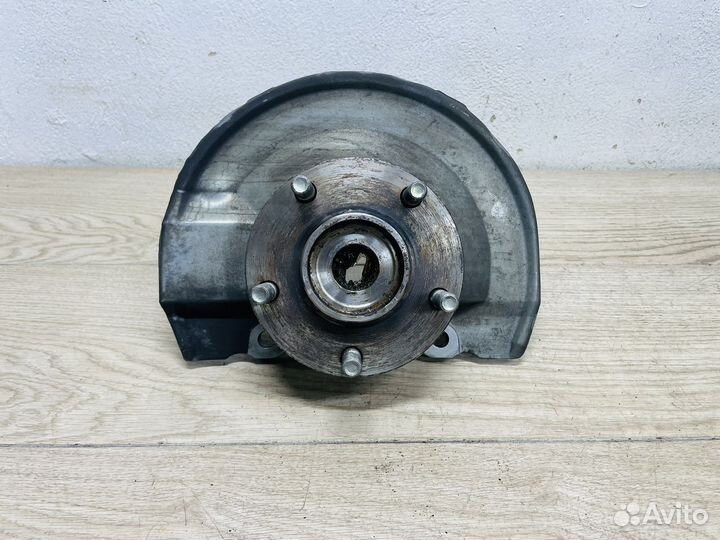 Кулак правый передний Mitsubishi Outlander XL ASX