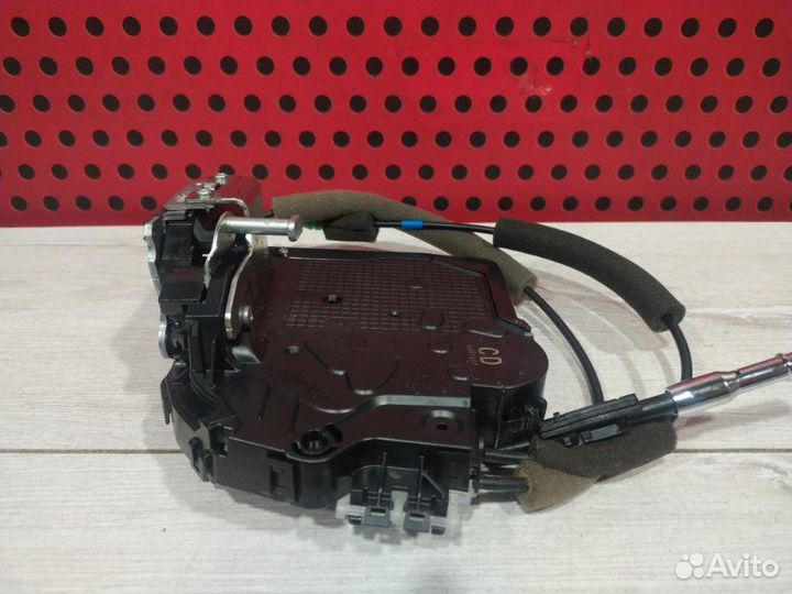 Замок двери задней правой Lexus Ux mzah10R-awxbbw