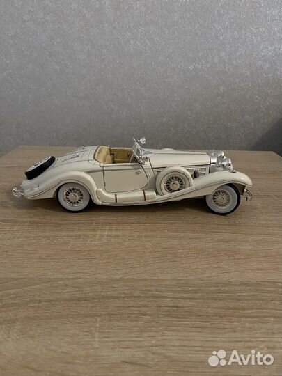 Белый Mercedes-Benz 500К