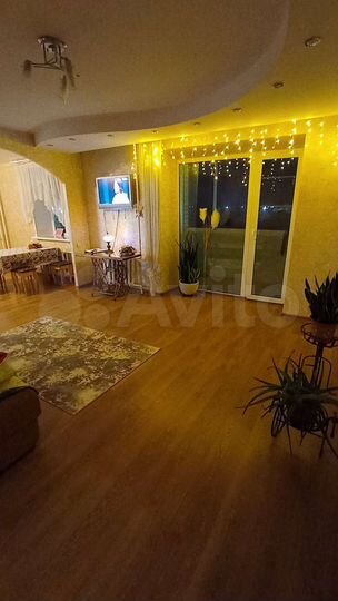 4-к. квартира, 98 м², 3/5 эт.