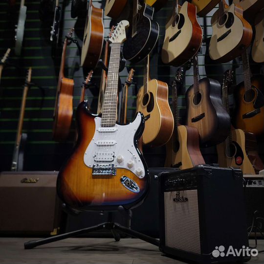 Электрогитара Fender стиль + комбоусилитель