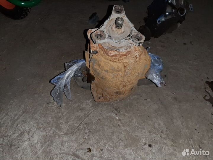 Редуктор зад мерседес 220 полный привод 3.7