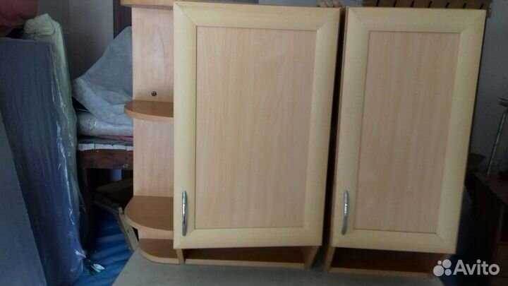 Кухня бу 3подвесных шкафа цена за все