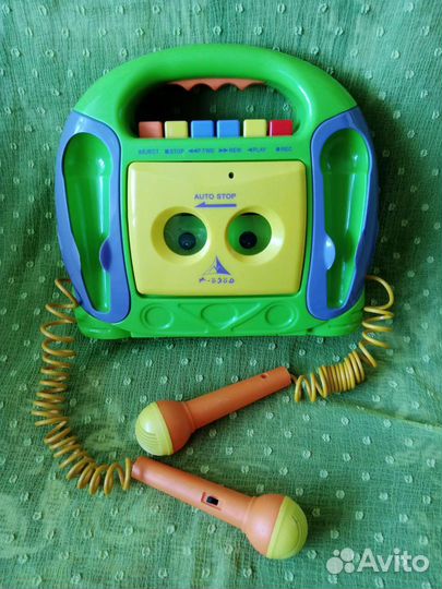 Детский кассетный магнитофон