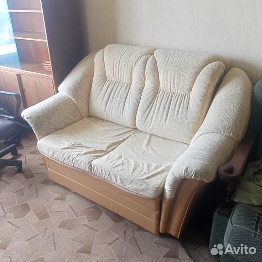 Диван