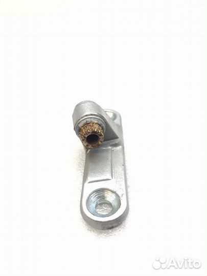 Петля двери задняя правая Mercedes-Benz E-Class