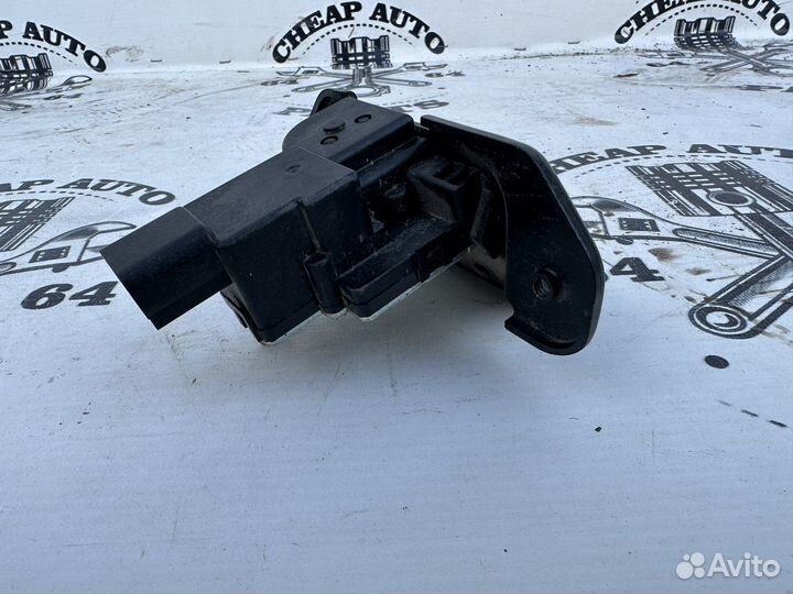 Замок крышки багажника Kia Rio X-Line Оригинал