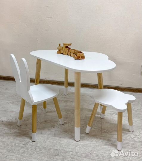 Детский стол и стул