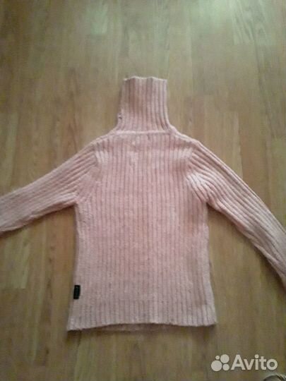 Шерстяной свитер