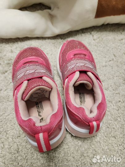 Кроссовки для девочки 26