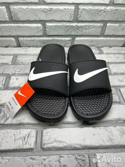 Шлепанцы новые резиновые 40 Nike benassi kawa