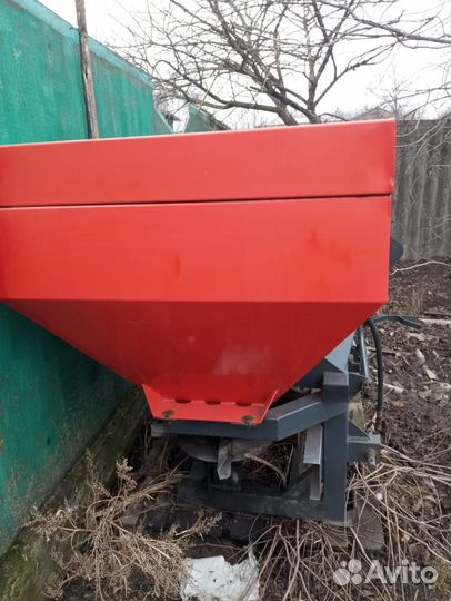 Продам разбрасыватель удобрения