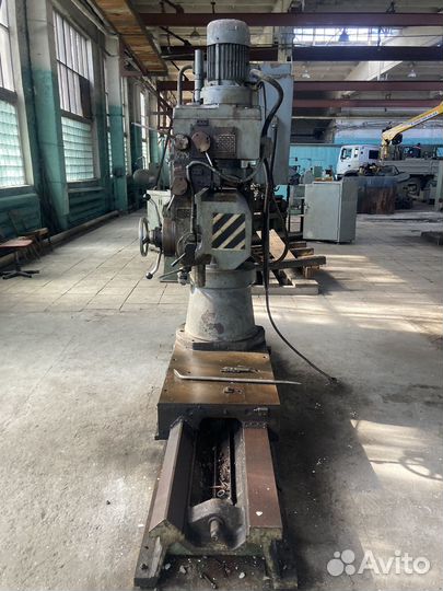 Радиально сверлильный станок 2532л