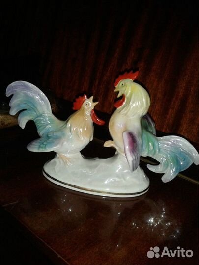 Фарфоровая статуэтка 