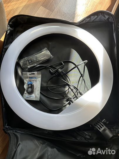 Продам кольцевую лампу