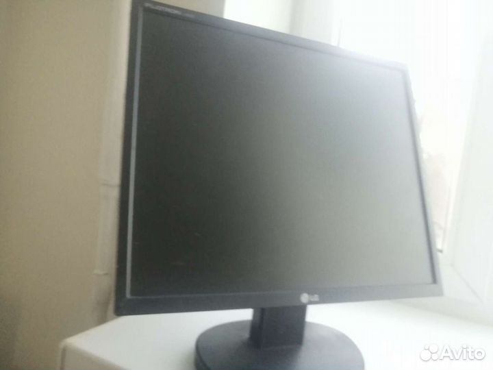 Монитор LG
