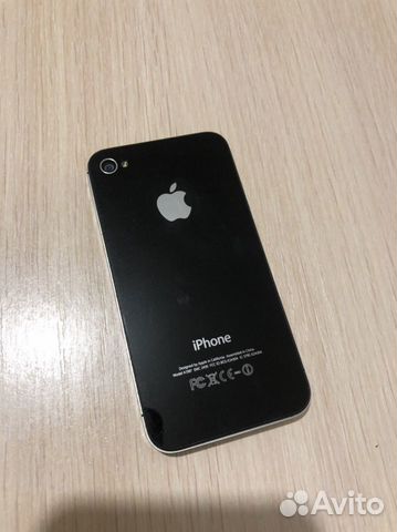 Телефон iPhone 4s