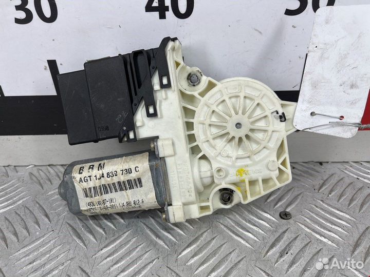 Моторчик стеклоподъемника для Volkswagen Golf 4