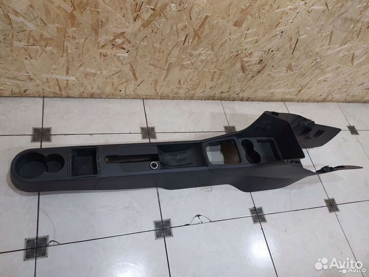 Тоннель пола Skoda Rapid