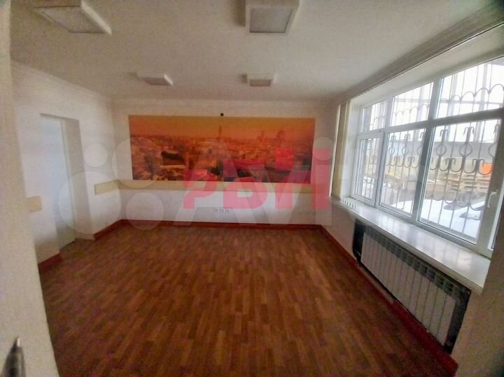 Офисный этаж 8 кабинетов 246 кв.м