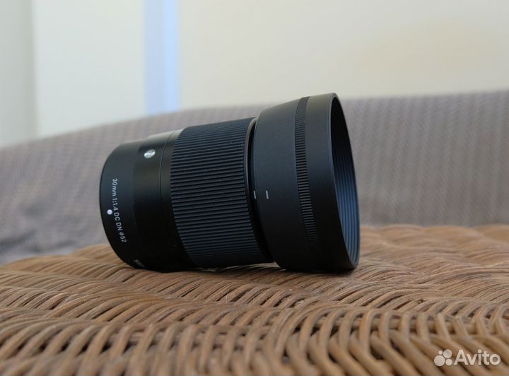 Объектив Sigma 30mm f1,4 для Fujifilm