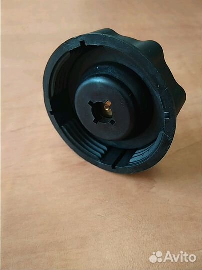 Крышка расширительного бачка на JCB 477/00223