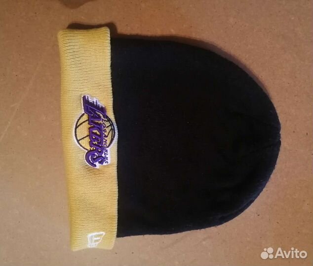 Шапки разные, берет из СССР